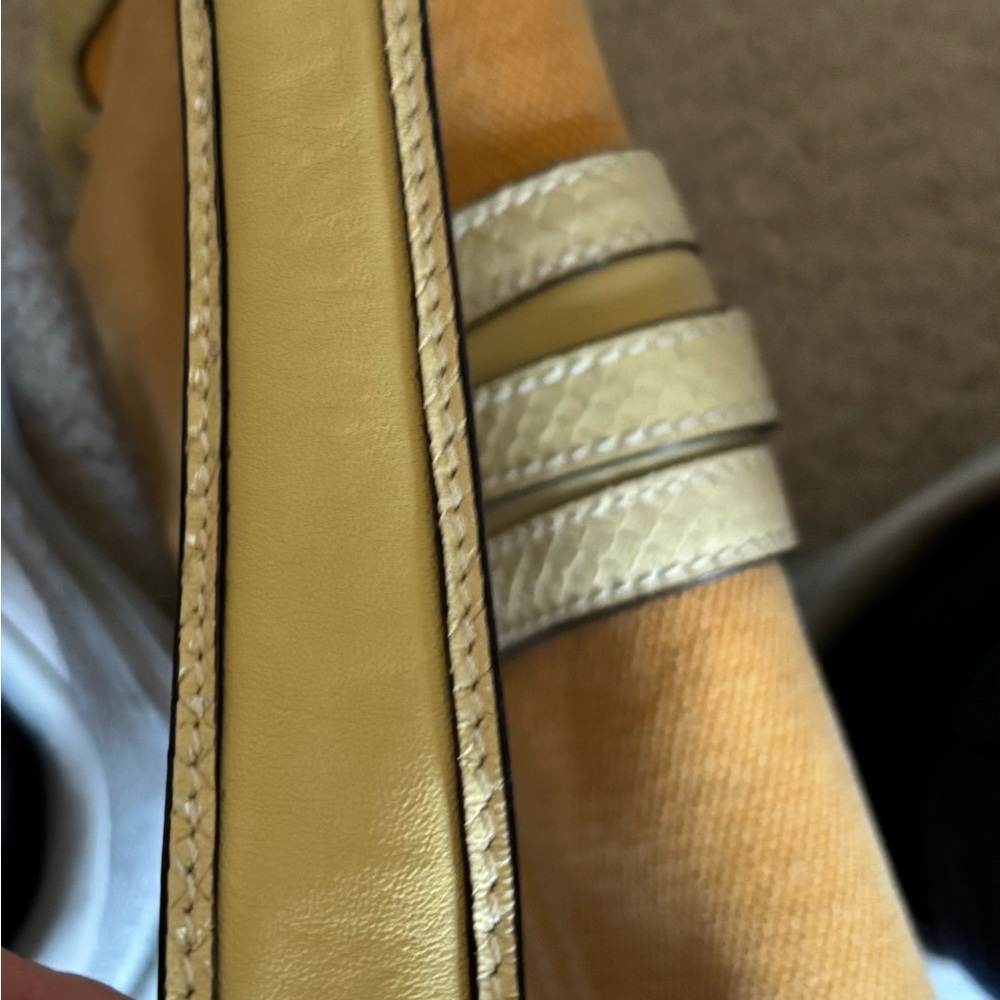 Genuine leather and canvas buttery yellow Shoulder Bag - Picture 11 of 13